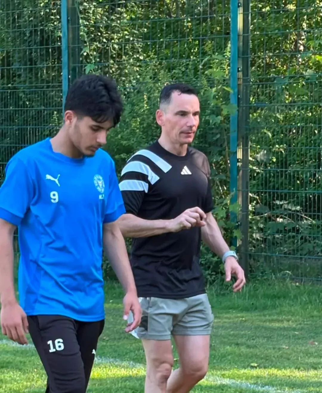 Ich begleite einen Fußballspieler während des Trainings